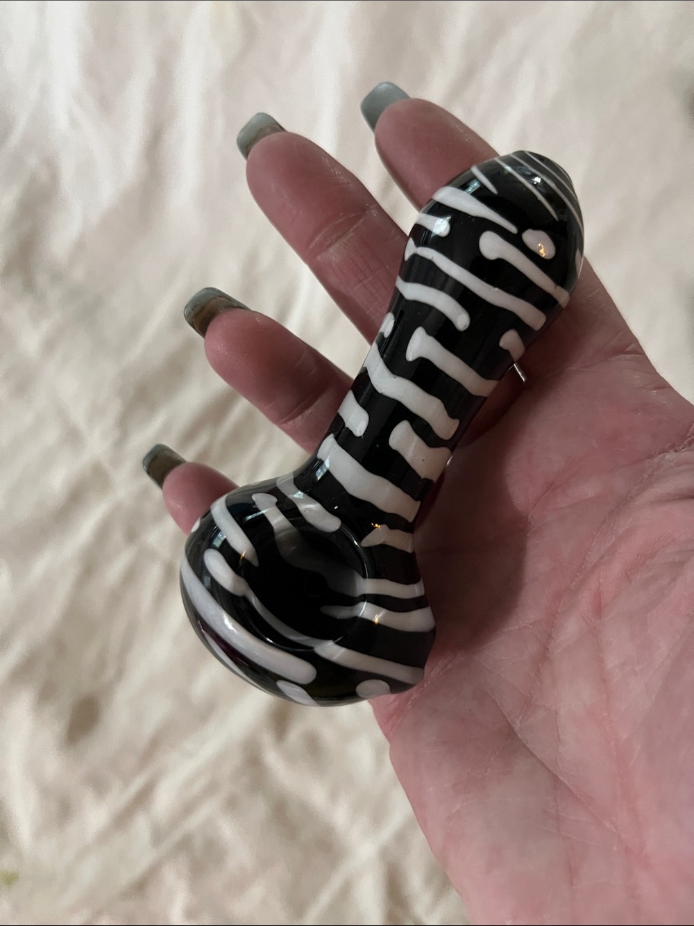 Black and White Swirl Glass Spoon Piece
